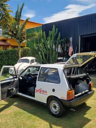 FIAT UNO 1.0 MILLE 8V GASOLINA 2P MANUAL FIAT UNO 1.0 MILLE 8V GASOLINA 2P MANUAL